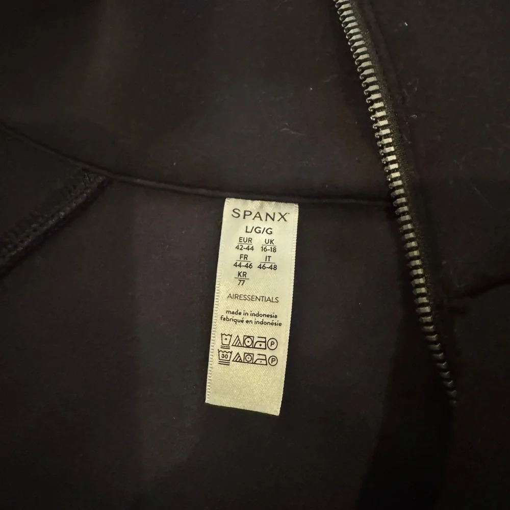 Spanx Air Essentials Half Zip - Picture 2 of 3